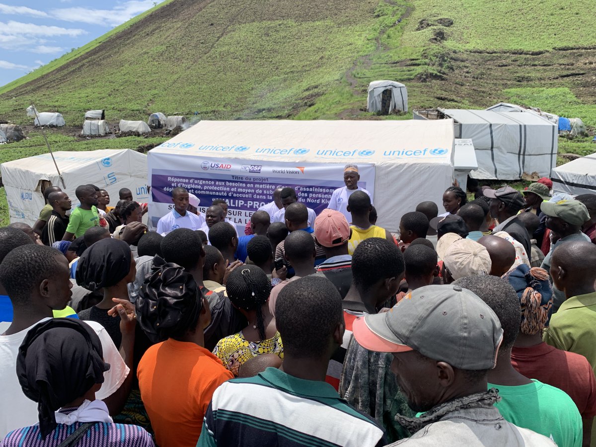 UrFrontier25552's tweet photo. 📍✨ Cœur Sans Frontières, avec World Vision et #Usaid, lance une campagne sur les droits de l’enfant et la lutte contre les VBG dans 5 sites déplacés du Nyiragongo. La population est enthousiaste ! Ensemble, bâtissons un avenir plus sûr pour tous ! #DroitsDesEnfants #Solidarité https://t.co/CTvbf3M4zr