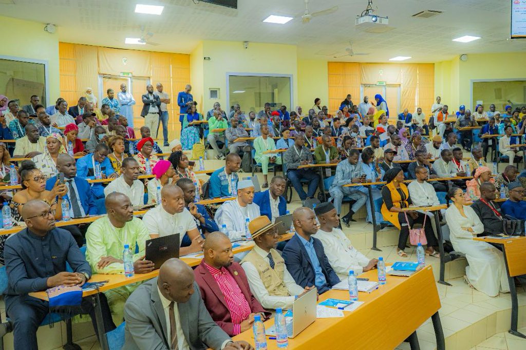 [Forum Régional des Jeunes]

« la jeunesse a une posture attentiste » M.<a href="/moctarsy223/">Moctar Ousmane SY</a> (Mali) 

#forumdelajeunesse #bamako2024 #powerofdialogue