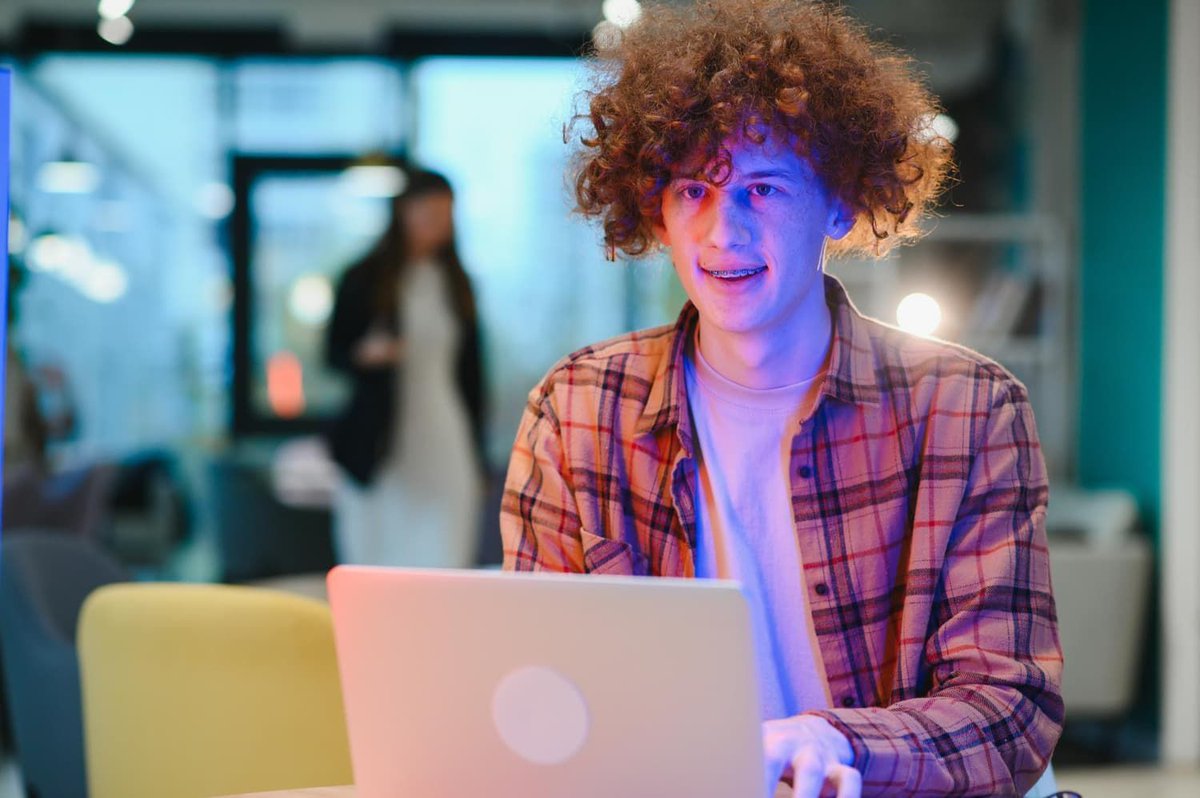 What are the benefits of choosing a headless CMS with visual editing capabilities?
buff.ly/4hIitNG