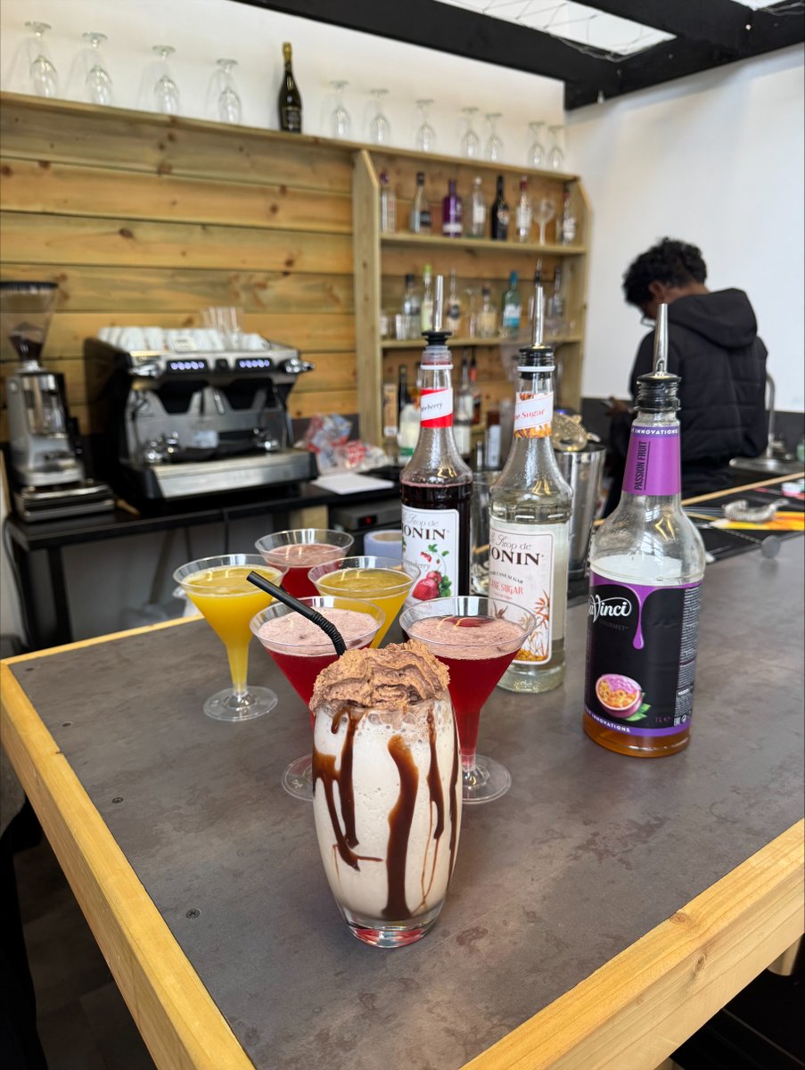 Ellice_FARE's tweet photo. Fun times today making tasty drinks with FARE Opportunities🍹 https://t.co/FvIpJCcZAT