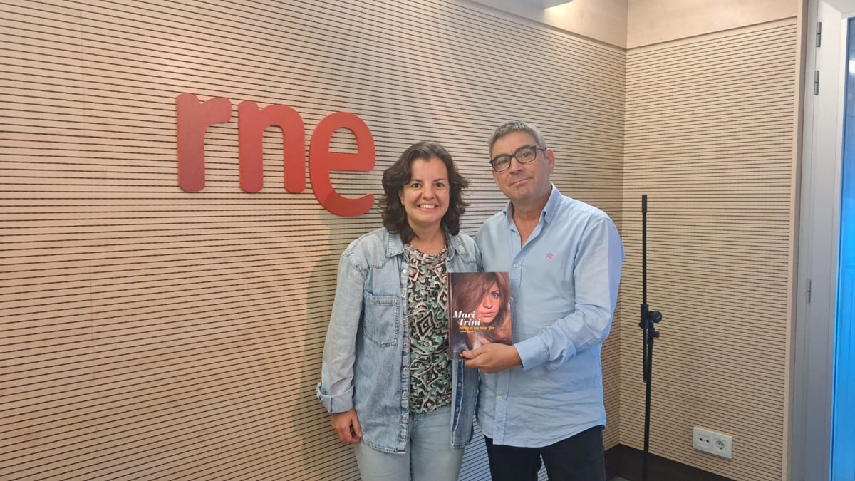 Esto me suena (RNE) (@estomesuena) on Twitter photo Este lunes nos sumergimos en la biografía de una artista a la que en su momento se trato injustamente, ya que no se le dio la importancia que tuvo y tiene. Hablamos de 'Mari Trini, retrato de una mujer libre' con su autora, <a href="/EstherZecco/">Esther Zecco</a>.
#Estomesuena
rtve.es/radio/radio-na… Este lunes nos sumergimos en la biografía de una artista a la que en su momento se trato injustamente, ya que no se le dio la importancia que tuvo y tiene. Hablamos de 'Mari Trini, retrato de una mujer libre' con su autora, <a href="/EstherZecco/">Esther Zecco</a>.
#Estomesuena
rtve.es/radio/radio-na…