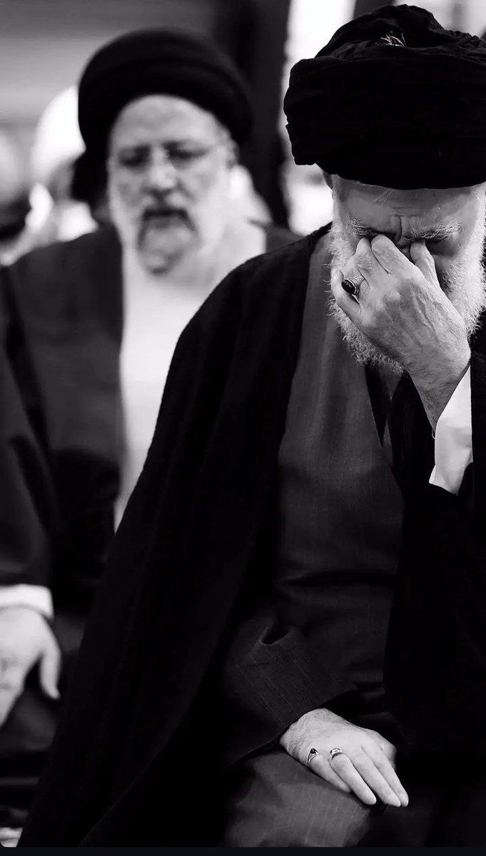 SarbazVataan59's tweet photo. این روزها
#عزیزِ_جان 
صراط مستقیم را نشون میده.
پشت سرش باشیم عاقبت بخیر میشیم.
#لبیک_یا_خامنه_ای https://t.co/nkiF17SYhI