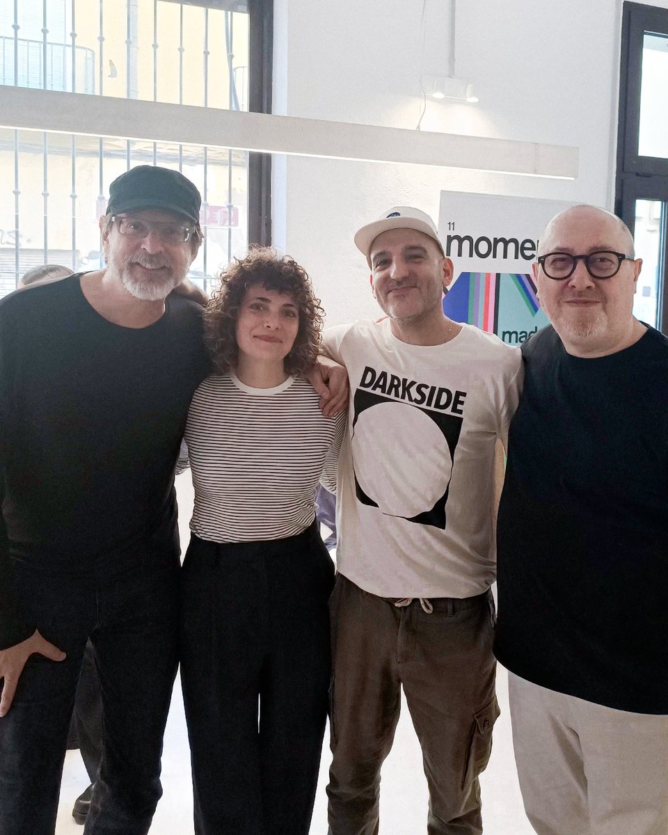 disruptivos's tweet photo. Este  #MomentsFestival ClubxMom - Otoño 2024 fue un auténtico lujazo. ¡Encantados de haber participado en la celebración de los 50 años de @pentagram y el lanzamiento de “1,000 Marks” 📚.

Gracias a Harry Pearce, Domenic Lippa y a todos los  que hicieron este evento ¡top!  🎉❤️ https://t.co/wC3Gs6dHke