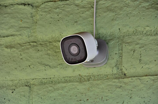 pequesaiz's tweet photo. En un reciente fallo, el Supremo apoya la instalación de cámaras en áreas compartidas de un edificio, considerando que la medida respeta los derechos de los vecinos y cumple con la Ley de Propiedad Horizontal.... https://t.co/forHMxFN4d https://t.co/yJe8PXa3sK