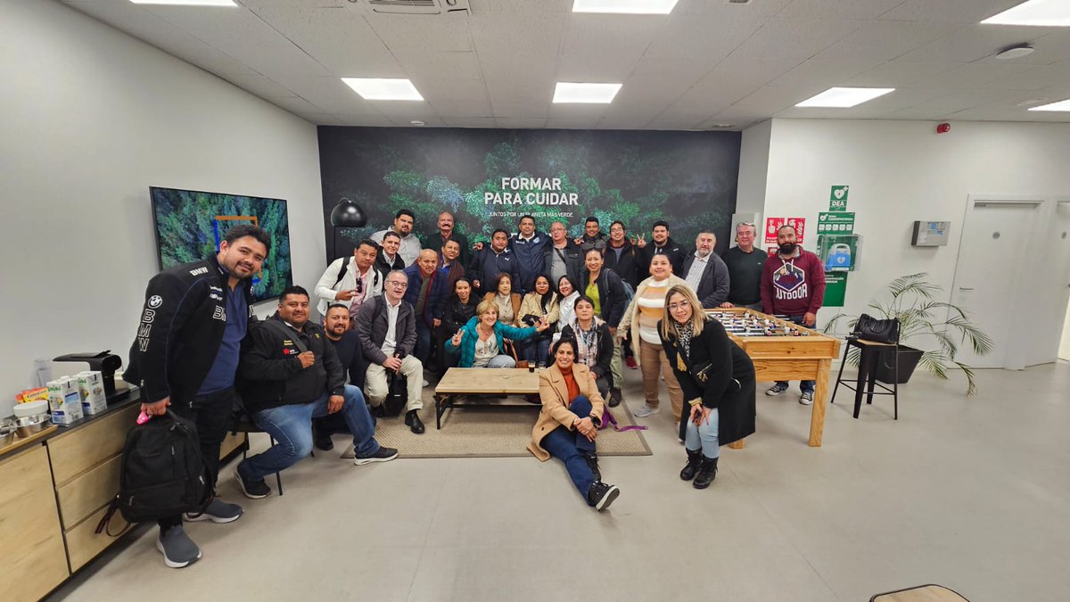 ¡Encuentro Internacional en BAXI! 

Ayer recibimos en nuestro Centro de Formación de Madrid a una delegación de ingenieros y formadores de México, junto a representantes de <a href="/CniInstalad/">Confederación Nacional de Instaladores, C N I</a> y del Ministerio de Medio Ambiente mexicano.