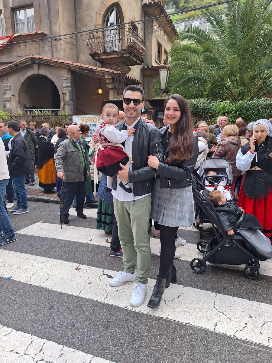 Miriamds26's tweet photo. 👨‍👩‍👧❤️🎉 https://t.co/M6sHKjm5b0