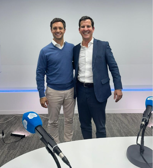 🎙️ ¡Nuestro compañero Víctor Mir participa en el podcast <a href="/casasobreelmar/">Una Casa Sobre El Mar</a>! 🌊

Como responsable de planificación patrimonial en Miraltabank, Víctor comparte su experiencia sobre confianza y estrategias clave para construir un futuro financiero sólido.

Gracias por la invitación🙌