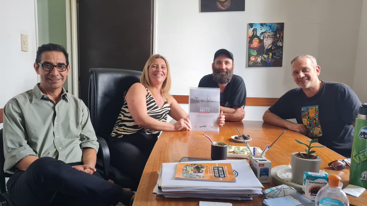 📽 Junto a <a href="/danielolaplata/">Danielo Loncón</a> nos encontramos con el Comunicador Social Pablo Antonini y el productor Adrián Fratigatti para interiorizarnos sobre el documental “La vida breve”, que a través de entrevistas reflejan la producción cultural en la región

¡Felicitaciones por el trabajo!