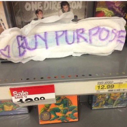 SWEETVHABIT's tweet photo. e voi c’eravate durante la battaglia tra made in the am e purpose?? https://t.co/wKUiumOfhw