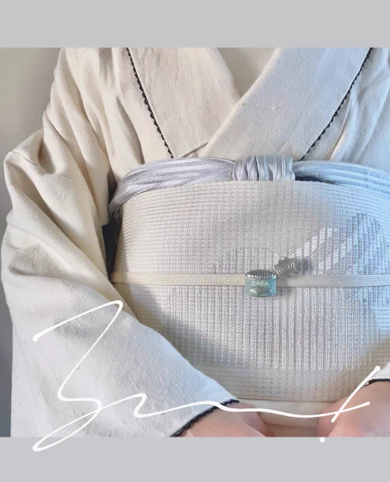青鯖(缶)が空に浮かんだようなコーデです、ピアスは本です、ご査収ください。#youkimono 
