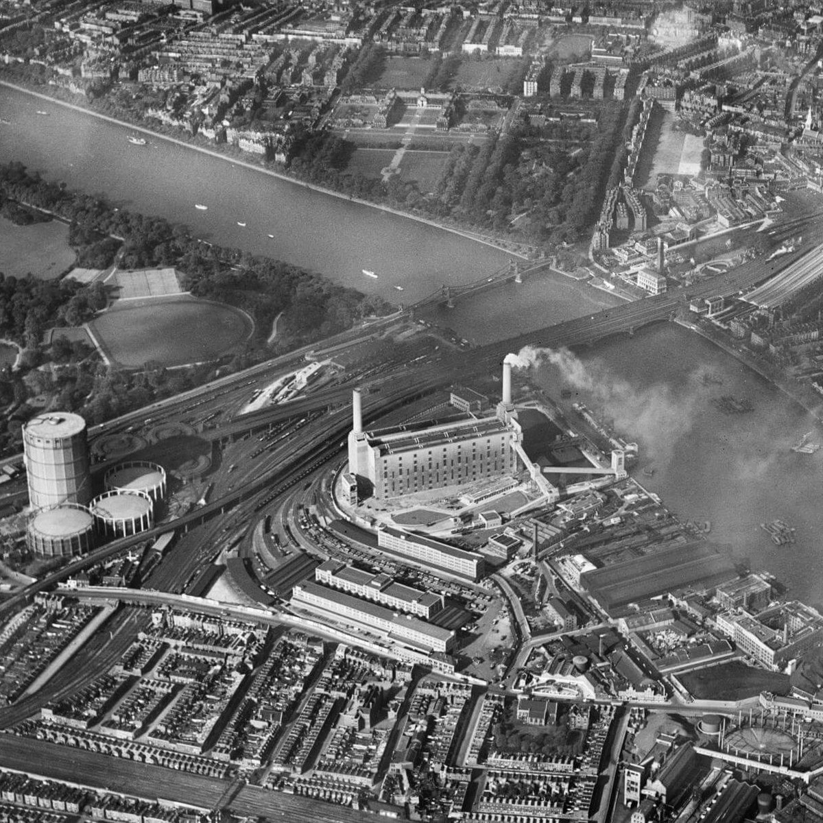 Battersea Power Station is one of the most recognisable landmarks of the River Thames. 🏭

This photograph shows only half of the power station building we are familiar with today.

The first part was built between 1929 and 1935, while the second part was completed in 1956.