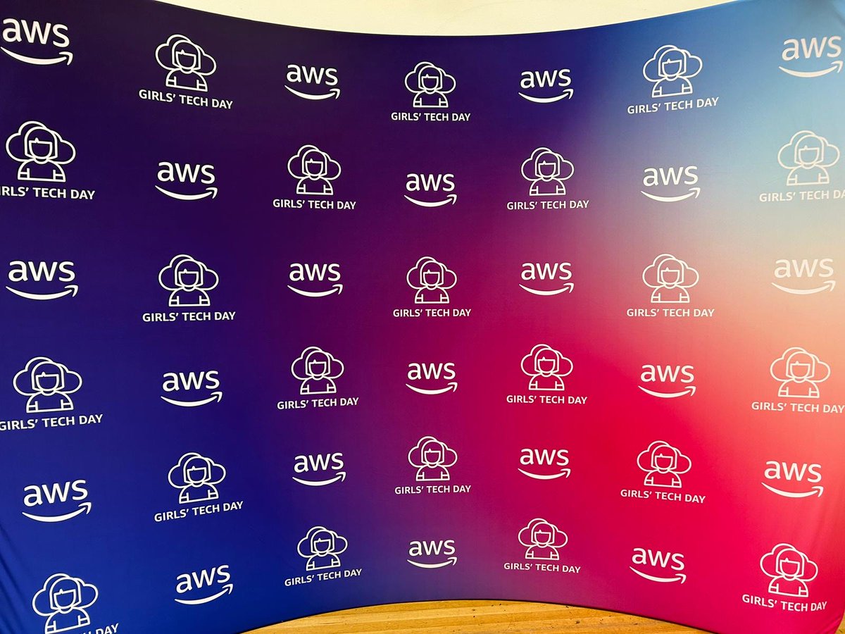 onegiantleapoz's tweet image. We&apos;re at the Amazon Web Services Girls&apos; Tech Day in Blacktown today. This event is a great opportunity for girls to learn, explore, and connect with others who share the same passion for STEAM. Come along and say hi! #AWSGirlsTechDay