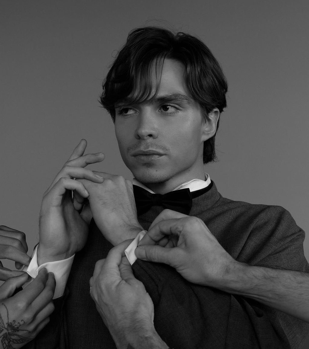 FilmUpdates's tweet photo. Nicholas Alexander Chavez would be interested in playing Patrick Bateman in Luca Guadagnino’s ‘AMERICAN PSYCHO’

“Luca is a genius… I love the Bret Easton Ellis book, it’s been one of my favorites for a very very long time.” https://t.co/ZjESlvABND