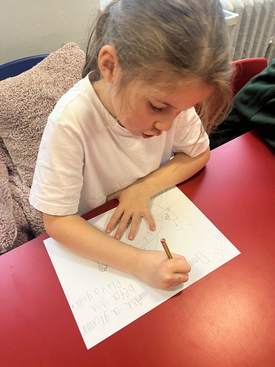 firsprimarysale's tweet image. #Year2Chestnut enjoying a lesson about staying safe online with @donna_mgl ! We learnt all about how to stay safe when playing games online and even came up with a secret password, shhh don’t tell anyone! 💻 @Lins_Buck we loved your book! 
#FirsComputing