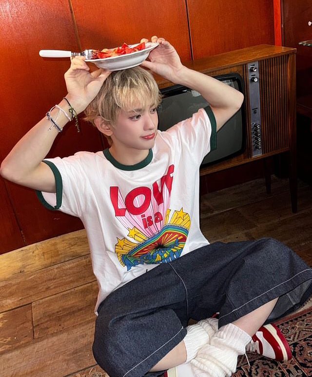 n1707_'s tweet photo. 우리가 항상 네 곁에 있었던 날들을 되돌려봐❤️🥰
같은 이름을 공유했던 그날로 되감기🫂🫂
멜로디가 울려 퍼지는 한 심장 박동은 항상 크게 뛴다 🫶🫶🫶
Say hi never say good bye🫶🥰❤️🫂
@TPST__official @TPST_twt #LEWTEMPEST #LEW #LEEEUIWOONG #iE #TEMPEST #TPSTiE #TPST #WOONGIE https://t.co/6BVSwsh0dW