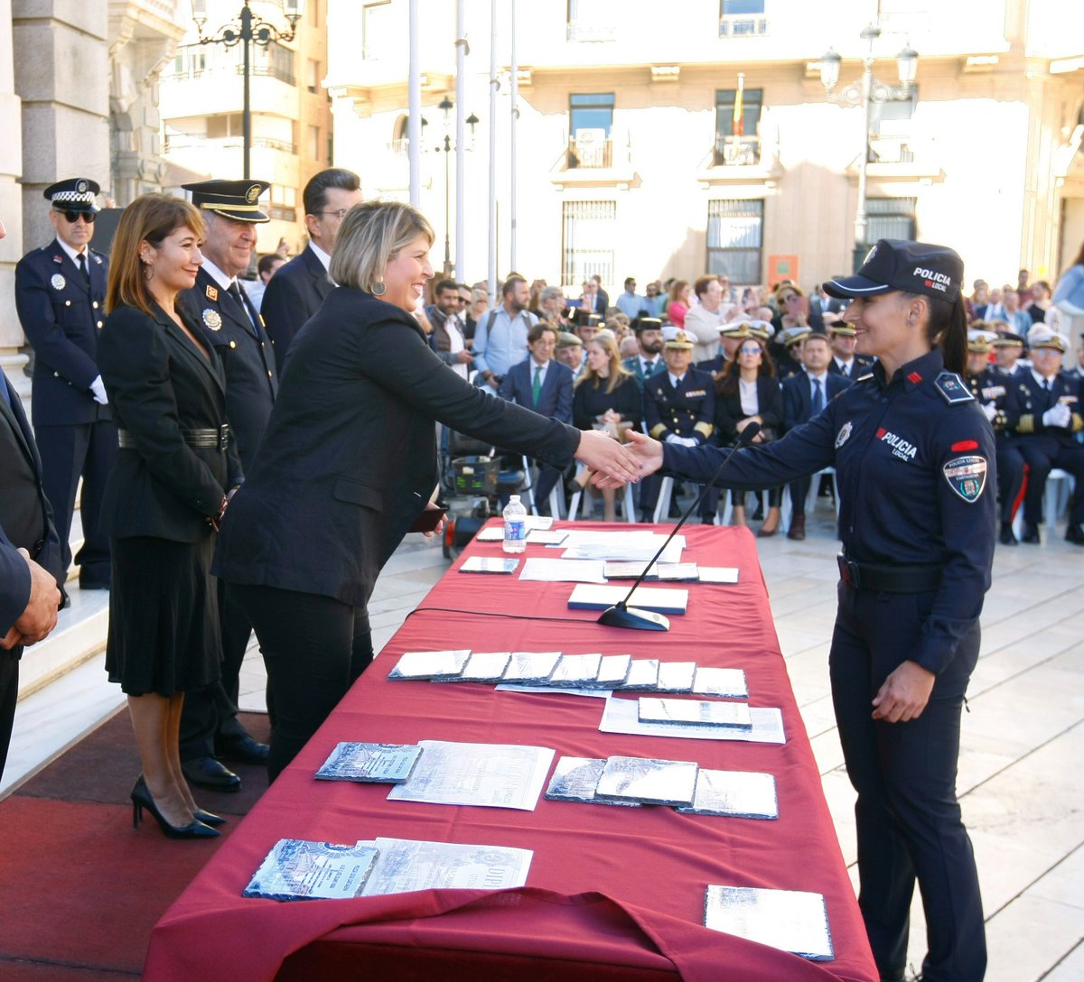Hoy celebramos San Leandro, patrón de nuestra Policía Local de #Cartagena. Gracias por vuestra entrega y cercanía para proteger y velar por todos nosotros, demostrando día a día vuestra vocación de servicio.

Una labor que en las últimas semanas ha pasado fronteras, demostrando