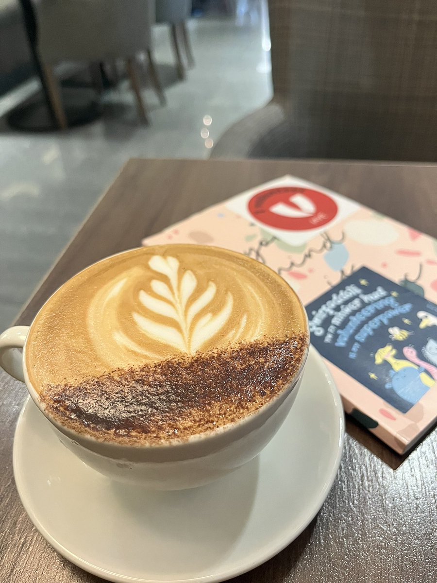 The most beautiful coffee thanks to Georgina <a href="/TheValeResort/">The Vale Resort</a> (it looks like a Christmas Tree!) - powering my work <a href="/WCVACymru/">WCVA | CGGC</a> today - which includes bringing learning to life from the #WorldVolunteeringConference &amp; preparing for 2025/26