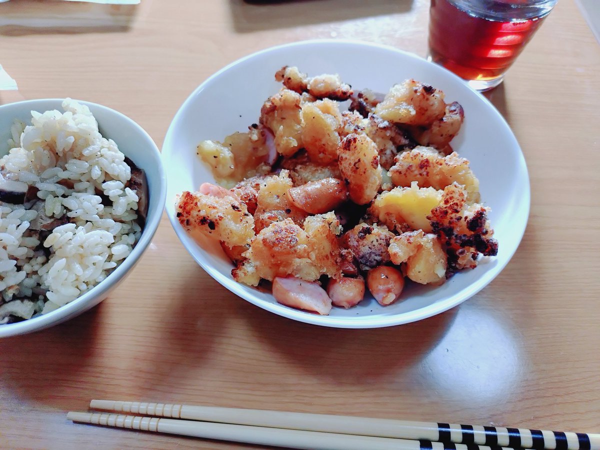 aimaimoko_rityo's tweet photo. これは1人前のつもりだったのに3人前くらいになってしまった、ようわからん芋料理です https://t.co/GfHUNGfE4R