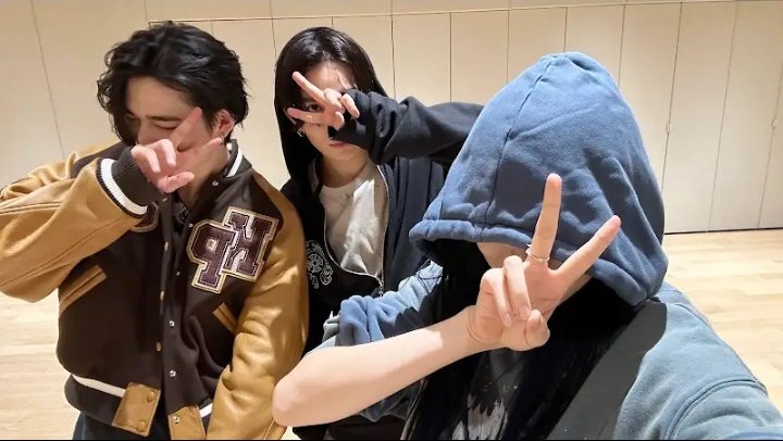 heeseung and ni-ki with bada lee