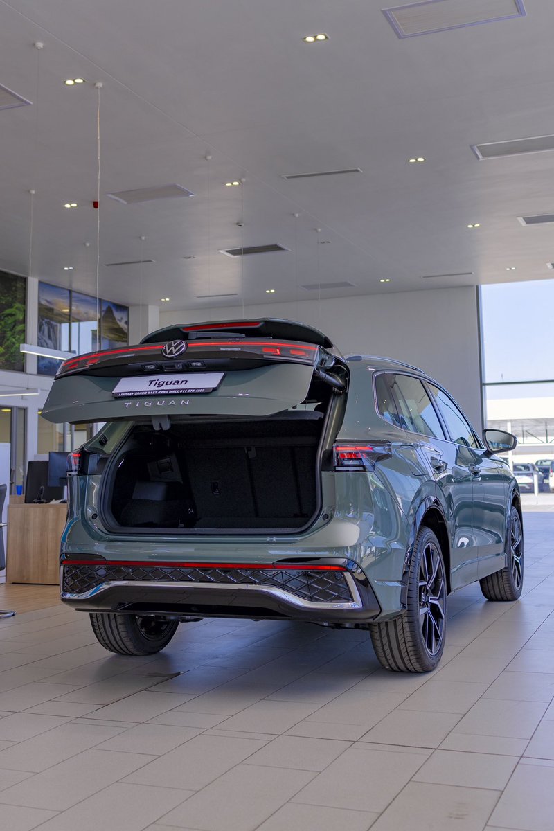 supax_godesign's tweet photo. Say Hi to the new Tiguan. https://t.co/HC3Xu2oHoM