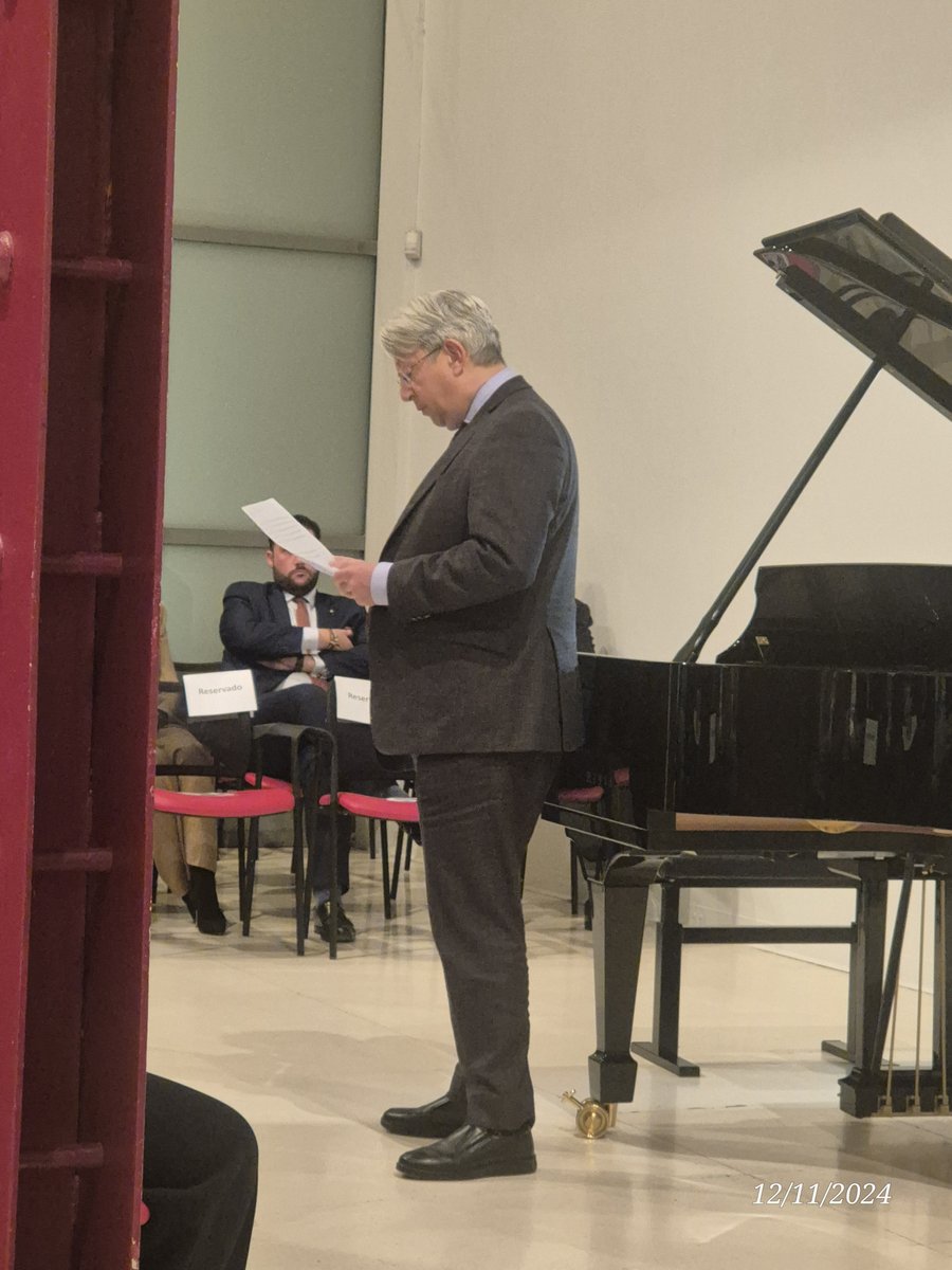 Anoche la talentosa pianista luxemburguesa <a href="/CathyKrier/">Cathy Krier</a> deslumbró al público en la Fundación Carlos Amberes con una actuación magistral en la que presentó su disco "Piano Poems", en un acto organizado por la Embajada de Luxemburgo y presentado por el Embajador <a href="/BieverChristia1/">Christian Biever</a> 🇱🇺