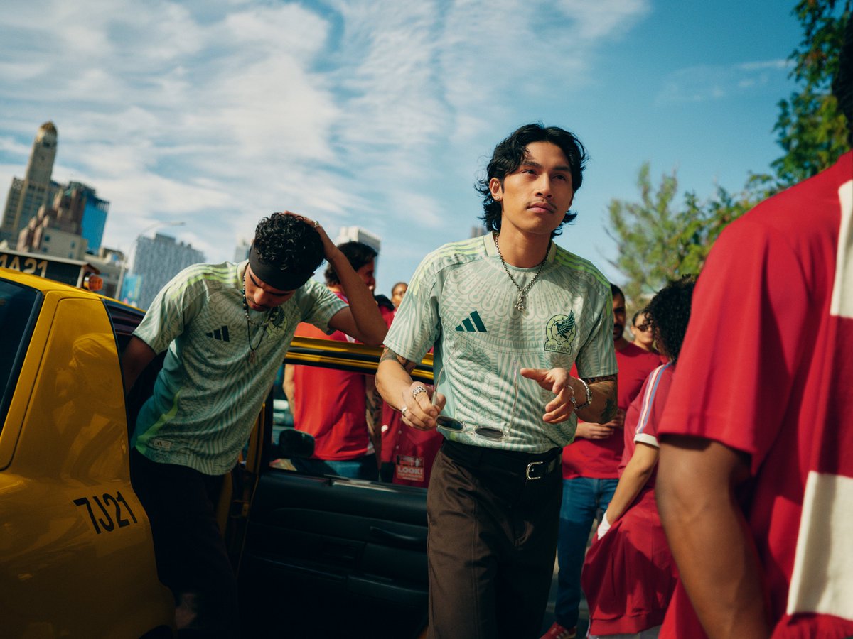 lemaillot__'s tweet image. [#JerseyOfZeDay] Maillot Extérieur Mexique 2024🇲🇽

Le maillot se démarque surtout par ses motifs complexes, inspiré des anciennes civilisations aztèque🪶🗿et maya🦚, racines culturelles du #Mexico tout en ajoutant une touche contemporaine

Comment l'avoir⬇️

#TT229 #adidas #fypシ