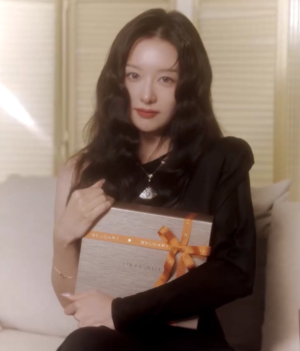 Putting this on your tl to bless your eyes 🌬