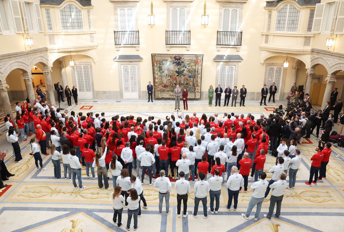 Los Reyes reciben, en el Palacio Real de El Pardo, a los deportistas olímpicos y paralímpicos de la delegación española en los Juegos de París 2024, para felicitarles por los éxitos alcanzados.

➡️casareal.es/ES/Actividades…