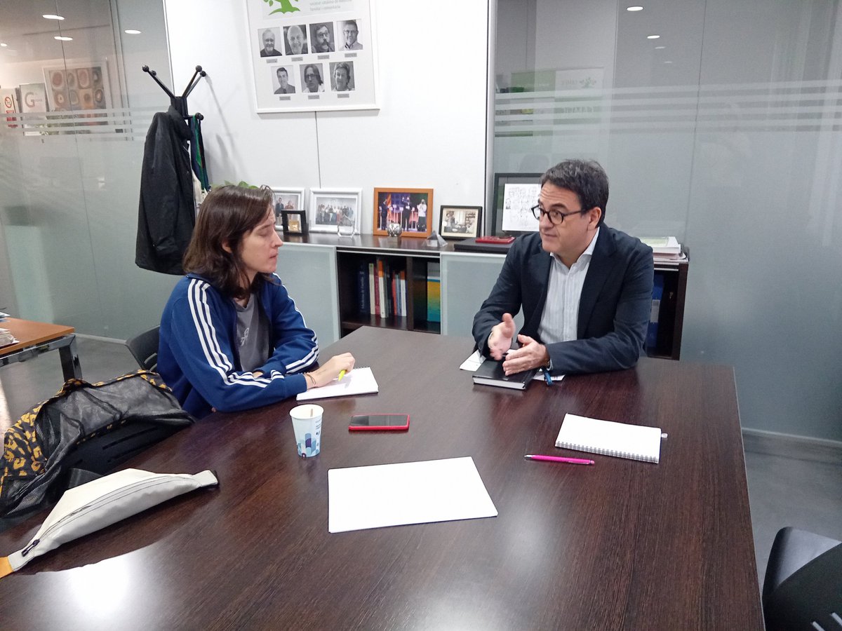SalutMedia (@salutmedia) on Twitter photo Agraïts de l'entrevista de Beatriz Pérez <a href="/bperezrod/">Beatriz Pérez</a> de <a href="/elperiodico/">El Periódico</a> al president de <a href="/CAMFiC/">🌳CAMFiC</a>, el Dr. <a href="/A_SisoAlmirall/">Antoni Sisó Almirall</a> Agraïts de l'entrevista de Beatriz Pérez <a href="/bperezrod/">Beatriz Pérez</a> de <a href="/elperiodico/">El Periódico</a> al president de <a href="/CAMFiC/">🌳CAMFiC</a>, el Dr. <a href="/A_SisoAlmirall/">Antoni Sisó Almirall</a>
