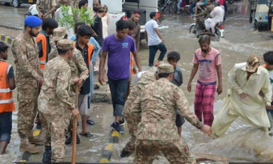 SarahKh15295817's tweet photo. ملک کی ترقی کا راستہ ذاتی رنجشوں اور سیاسی مفادات سے بالاتر ہو کر ہی ممکن ہے۔ آئیے، پاکستان آرمی کے بہادر جوانوں کی طرح ملک کی خدمت میں قدم بڑھائیں۔
#PeaceInUnity https://t.co/36Tsb6mvBq