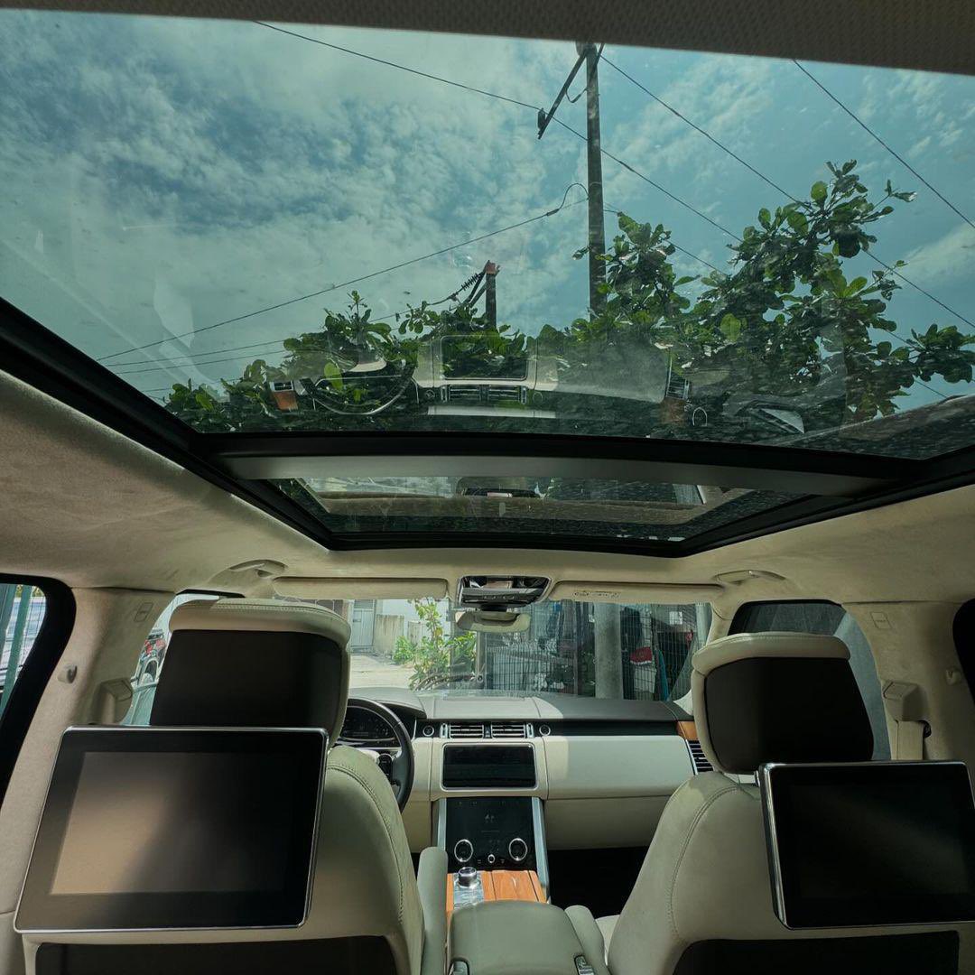 luxurious_type's tweet photo. FOREIGN USED:- 2022 RANGE ROVER VOGUE AUTOBIOGRAPHY P525 LONG WHEEL BASE 🔥

Full options 
Panoramic roof 
HUD

Price:  NGN 135,800,000 only https://t.co/OOxooHdvBe