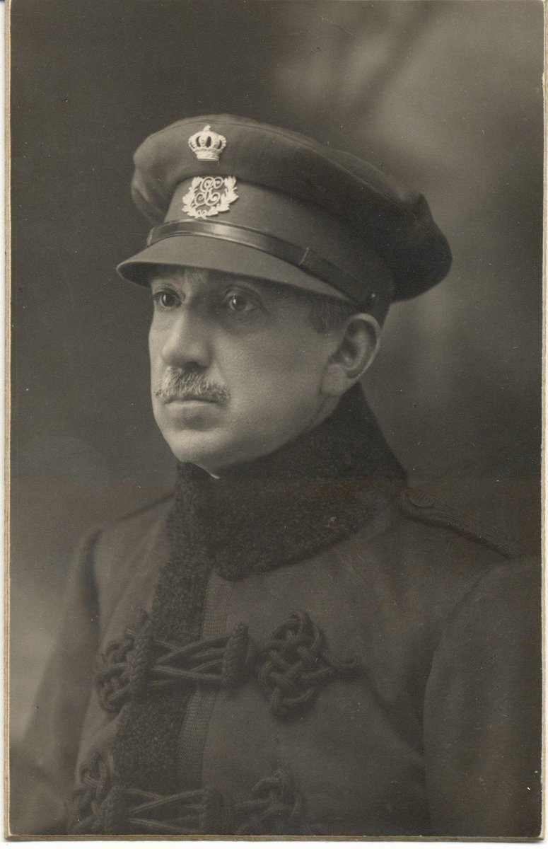 ¿Sabías que, tras la Guerra Civil española, Francisco Franco ordenó fusilar a un general de la Guardia Civil por no haberlo apoyado?

Este gallego permaneció leal al gobierno legítimo y su decisión fue clave en el fracaso del golpe de Estado en Barcelona.

Tira del hilo 🧵👇🏽👇🏽👇🏽