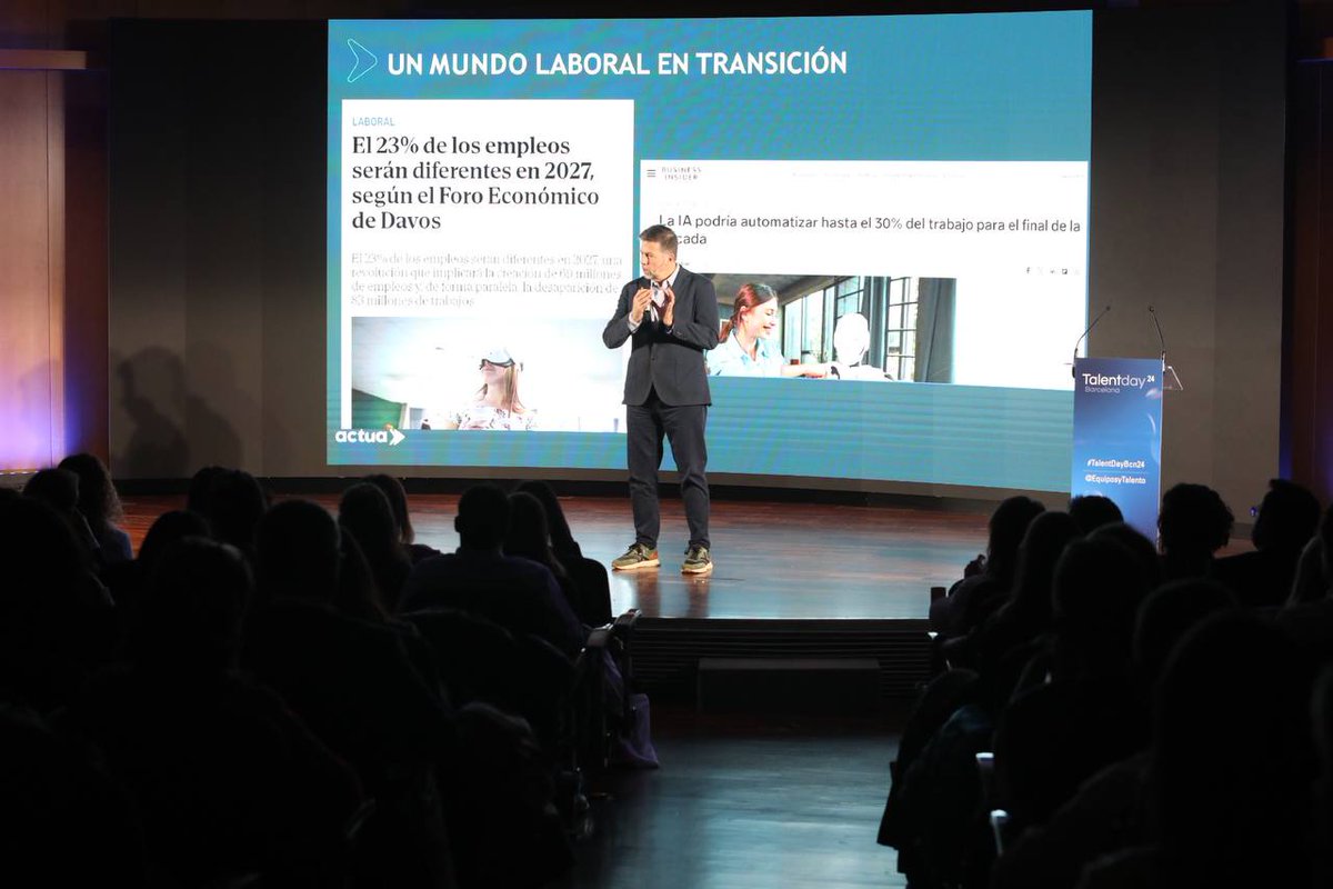 EquiposyTalento's tweet photo. Continuamos en #TalentDayBcn24 con la mesa LIDERAZGO HUMANISTA Y AUMENTADO con: 🙌

🎙 Joan Clotet, humanista digital
🎙 Y la presentación de Adri Bertolani de @actuasolutions https://t.co/Jg9Cf5rV7z