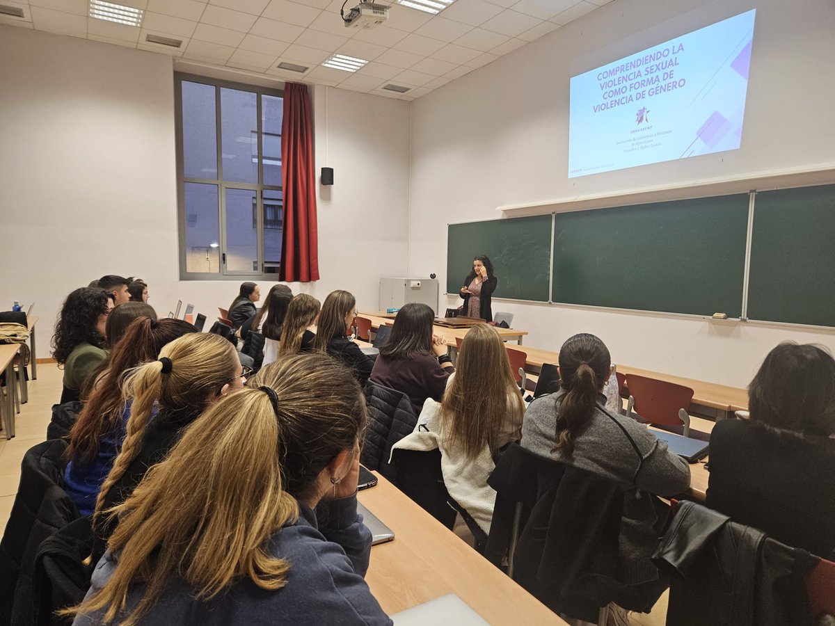 ADAVASYMT  cree en la educación como herramienta capaz de crear una sociedad más  justa para las mujeres. Aquí os dejamos esta charla impartida en el  4º  Curso del Grado de Criminología de  la Facultad de Derecho.