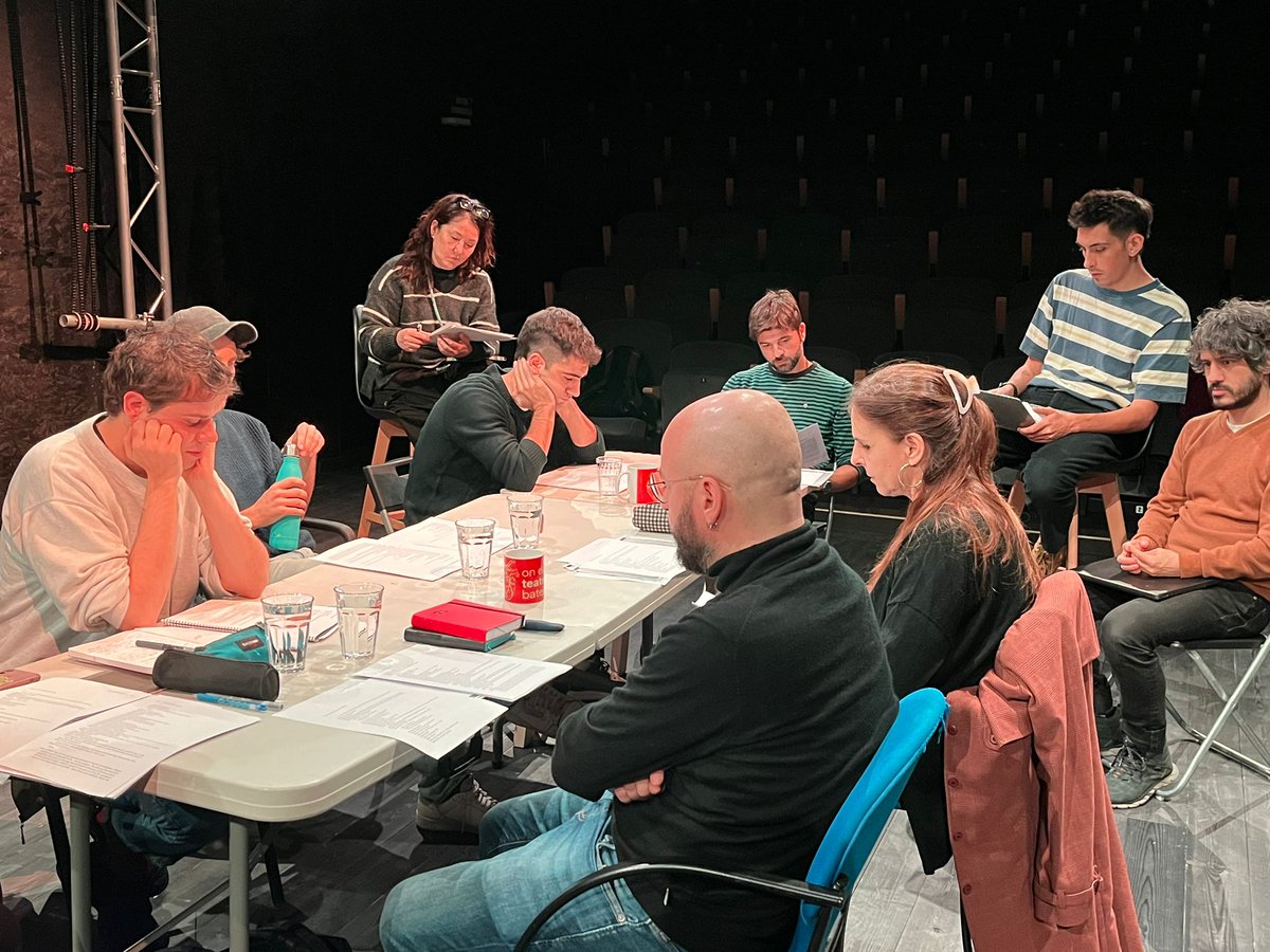 Espai Texas (@espaitexasbcn) on Twitter photo Primera lectura d'EL PRINCIPI D'ARQUIMEDES amb tot l'equip de l'espectacle. La primera producció del Teatre Texas és el nou muntatge del text més internacional de <a href="/josepmariamiro/">Josep Maria Miró</a>, amb direcció de <a href="/leo2vicente/">leonardo v. granados</a>.
🎟️ A partir del 19 de febrer! espaitexas.cat/espectacle/el-… Primera lectura d'EL PRINCIPI D'ARQUIMEDES amb tot l'equip de l'espectacle. La primera producció del Teatre Texas és el nou muntatge del text més internacional de <a href="/josepmariamiro/">Josep Maria Miró</a>, amb direcció de <a href="/leo2vicente/">leonardo v. granados</a>.
🎟️ A partir del 19 de febrer! espaitexas.cat/espectacle/el-…
