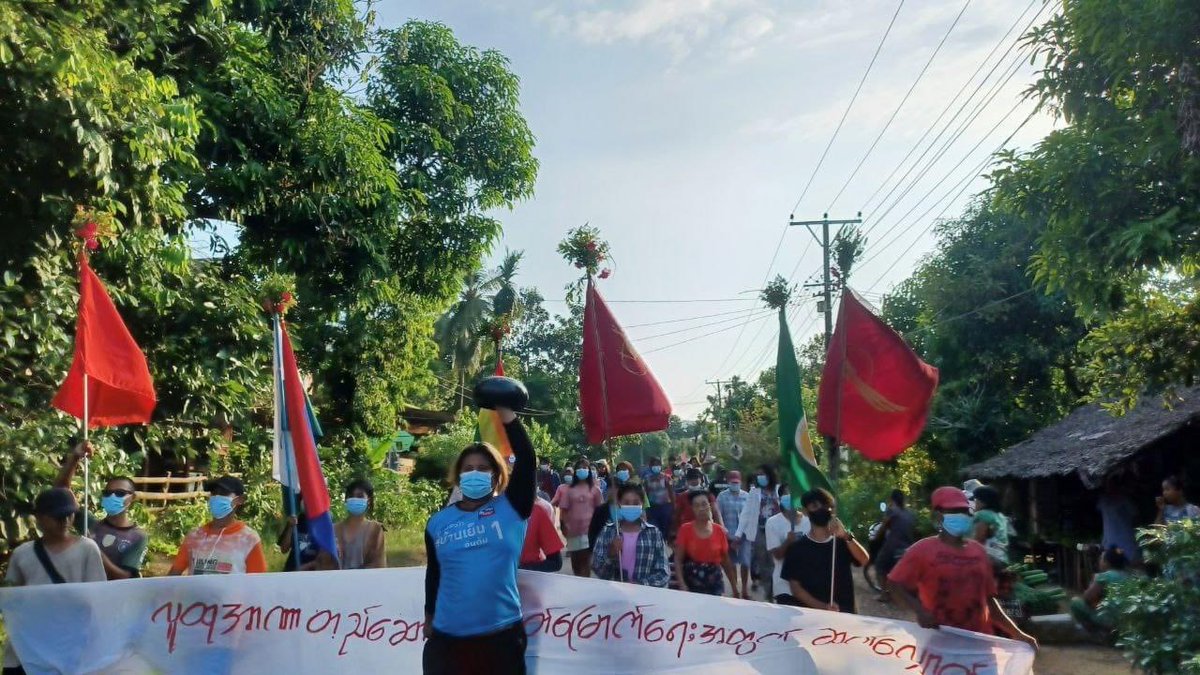 KYITHAR95368969's tweet photo. Led by Democracy Movement Strike Committee-Dawei , Student Union, LGBT Community &amp; residents from #LaungLone Twp, #Dawei , marched &amp; protested to demolish the #MilitaryDictatorship on Nov13.

#Airbusted 
#AirBus2AirStrikes  
#2024Nov13Coup           
#WhatsHappeningInMyanmar https://t.co/9xdjXmFaJx