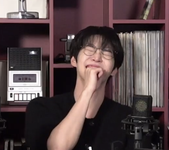 키키키키키키키 (๑≧∇≦๑)