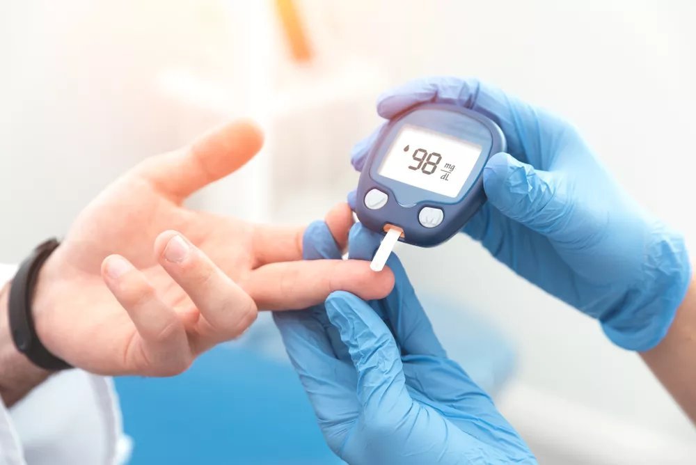 [RDV 16h !] Diabète (type 1), cette maladie auto-immune qui attaque les cellules qui produisent l’insuline. Des découvertes scientifiques pourraient révolutionner la prise en charge de cette pathologie tinyurl.com/23skudwe avec Sylvaine You et Marie-Christine Vantyghem