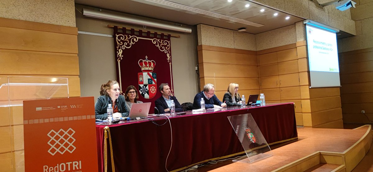 RedOTRI (@redotri) on Twitter photo Iniciamos la primera mesa redonda, "Reconocimiento y carrera profesional Gestores I+D+i", con la participación de Juan Martinez Armesto (<a href="/redtransfer_/">Redtransfer</a>), Esther Rodriguez Blanco (<a href="/FECYT_Ciencia/">FECYT</a>), Cristina Borrás Sardà, (AGAUR) y Roberto Martínez (<a href="/La_UPM/">Universidad Politécnica de Madrid</a>). Iniciamos la primera mesa redonda, "Reconocimiento y carrera profesional Gestores I+D+i", con la participación de Juan Martinez Armesto (<a href="/redtransfer_/">Redtransfer</a>), Esther Rodriguez Blanco (<a href="/FECYT_Ciencia/">FECYT</a>), Cristina Borrás Sardà, (AGAUR) y Roberto Martínez (<a href="/La_UPM/">Universidad Politécnica de Madrid</a>).