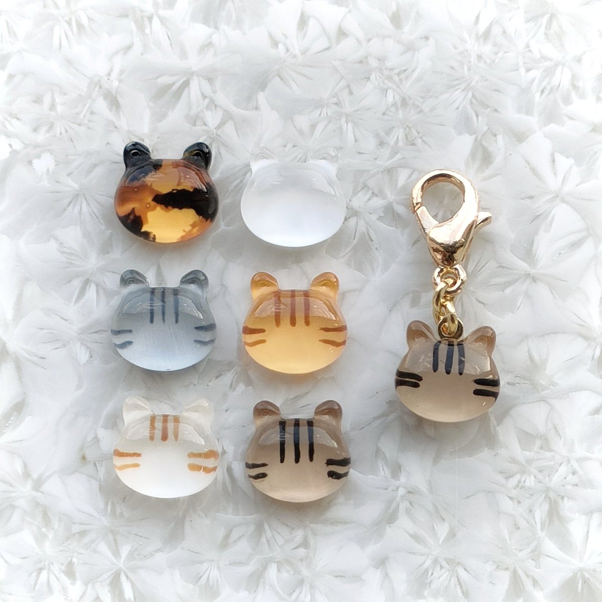 daidaineko_shop's tweet photo. 【プレゼント企画】
フォロワー様7000 &amp; 8000人ありがとうございます。遅くなりましたが、感謝を込めてプレゼント企画を行います(*´﹀`*)♡

B品のガラスの猫チャームを4名様に。
要項をご確認の上ご参加下さい。 https://t.co/R3yWNkzhLl https://t.co/8oJRTaWTZ0