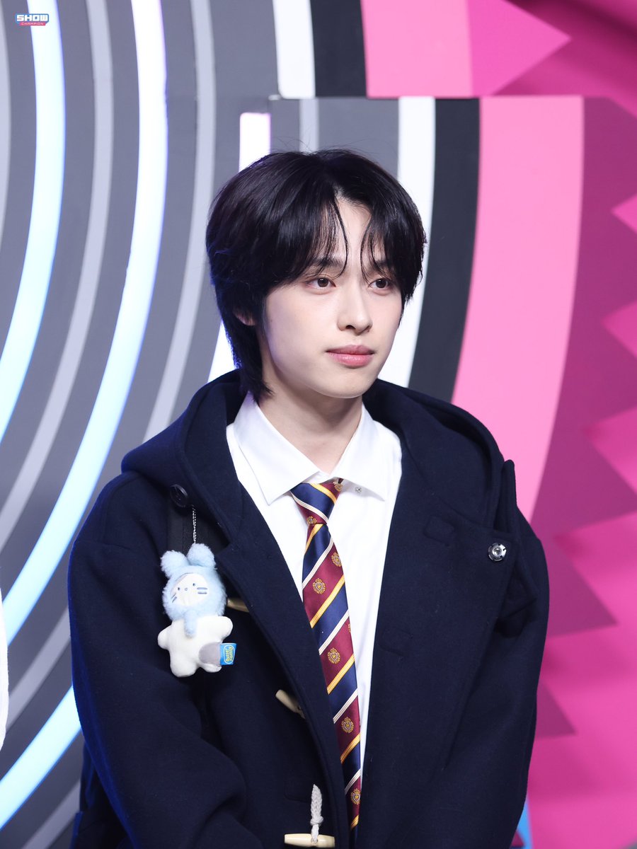 mbcplusm's tweet image. [쇼챔피언 비하인드 포토]
쇼챔피언이 수능 응원하러 왔어~!
쇼챔의 복덩이✨
금동이 가온이가 응원해☘️☘️

오늘도 미남력 하사한
#가온 #금동현 만점💯

사진 중복 이슈로 (속닥..)

-
#쇼챔피언 #쇼챔 #SHOWCHAMPION 
#이펙스 #EPEX #엑스디너리히어로즈 
#XdinaryHeroes
@XH_official 
@the_EPEX