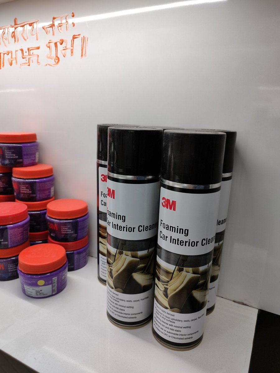 RvCars2's tweet photo. RVcars2 Presents 👑
All New Range of 3M Car Dresser Products 🎊
(These all products are using to maintain you'r car Shine, Glossy look, give them new life, make it fresh as new, remove marks on body also smells fresh &amp; new) 

#cars #cars #cars #autoexpo2023 #carporn #bmw https://t.co/qRPtCIiHWN