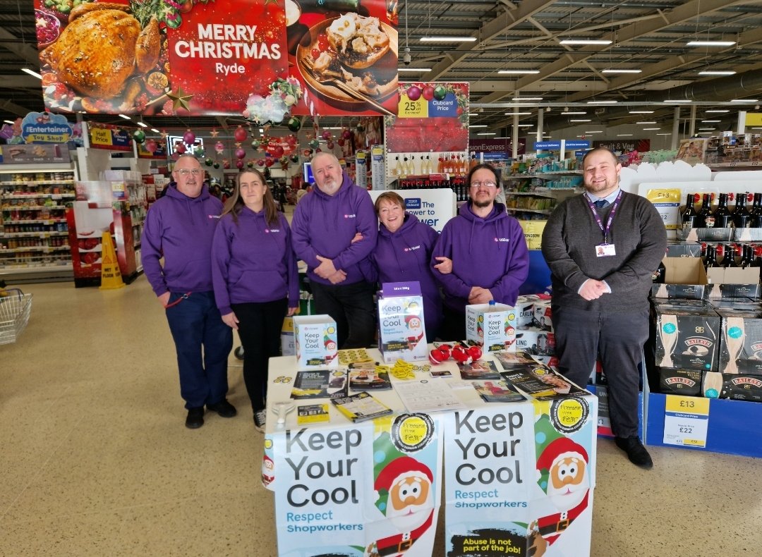 ryanpipes101's tweet photo. Over on the Isle of Wight today supporting a Freedom From Fear Campaign in Tesco Ryde with RC Carrie Fineran, instore reps Chris, Glen and Gilda and Freshwater rep Phil.
@UsdawUnion @UsdawSouthern 
@PaddyLillisGS 
@DaveMccrossen 
@rabdonnelly2010 https://t.co/nlJHYPe7jO