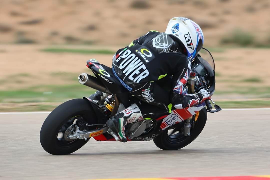 An incredible effort from the British Riders sees 3 Brits on the Front Row of the FIM MiniGP World Series Finals in the 160cc Class. 

P2. Wilson Dilks 
P4. Tyler Humphries Racing 
P6. Rider42Racing 

Exceptional from the lads! 👏👏👏👏

#MotoGP #MiniGP