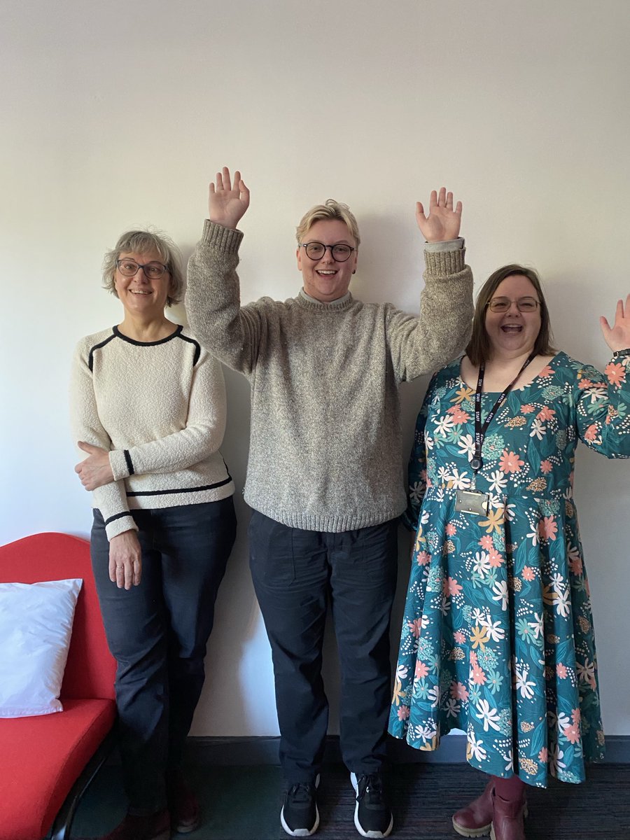 TessF10's tweet image. Congratulations / Llongyfarchiadau Dr Theodore Mills ⁦@theoajmills⁩ on passing your PhD viva! Important research challenging the #WordGap concept in UK education. Congrats too to supervisors ⁦@RogersVivienne⁩ and Cornelia Tschichold ⁦@Swansea_AppLing⁩