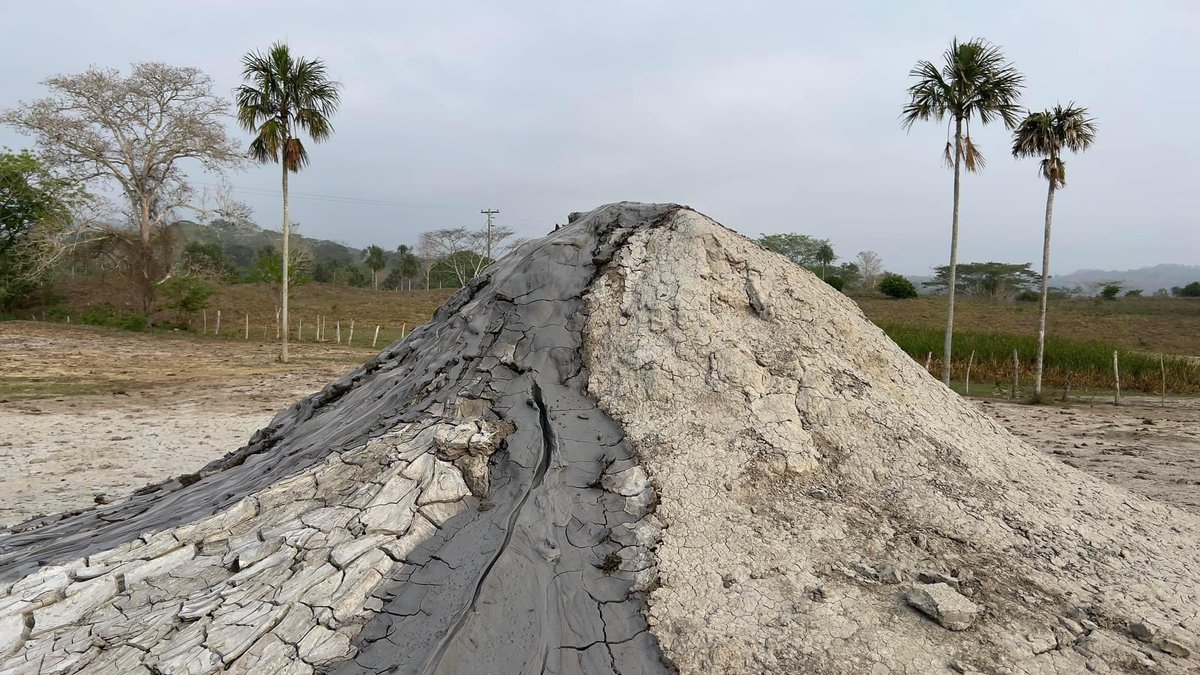 JuanTravesias's tweet photo. ⭕️ #TipsDeTravesias ‼️ se
A propósito de #diapiros.
En #Monteria hay 🌋 #VolcanesDeLodo en
1 Loma Verde
2 Cucharal
3 Morindó Central.
@kerguelenhugo https://t.co/Tqor1RTWoQ