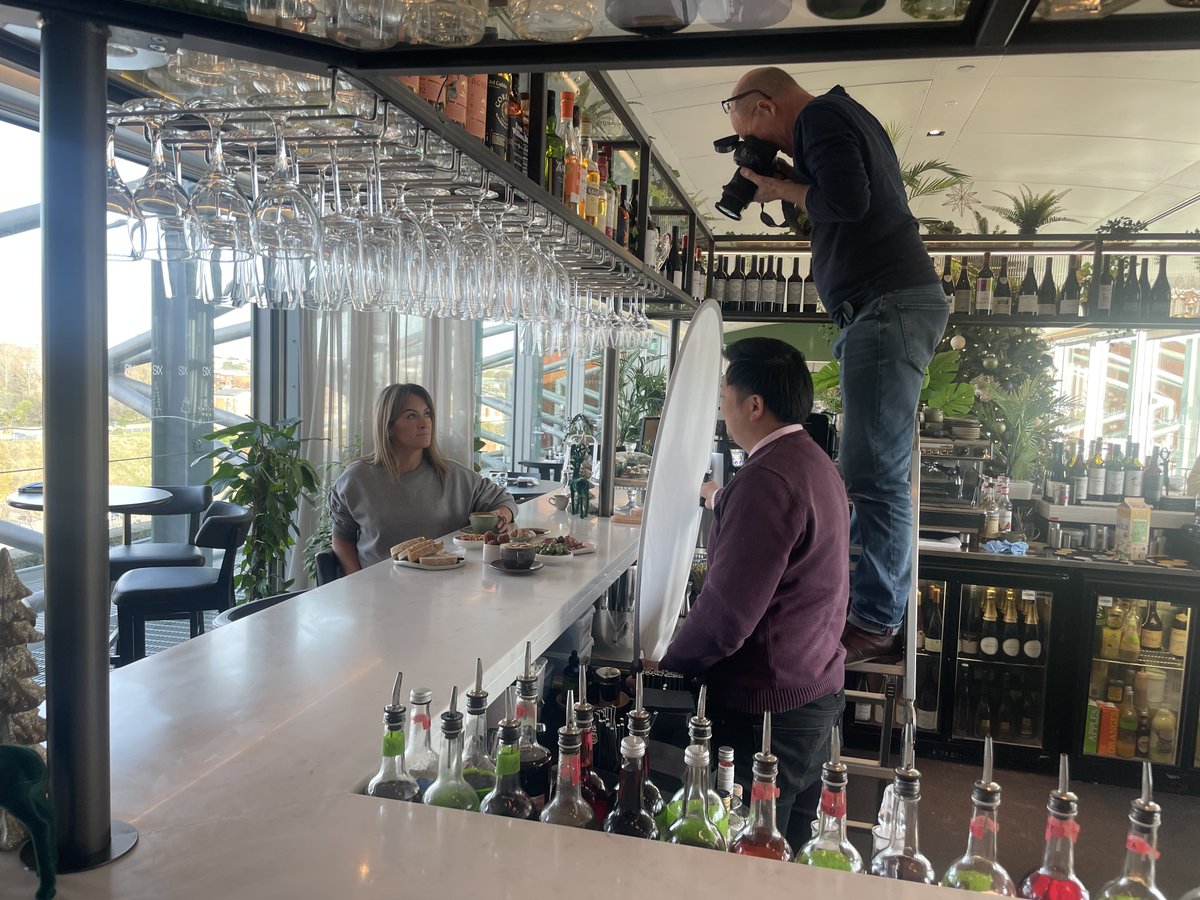 Behind the scenes glimpse of our Christmas menu photo shoot yesterday, great work from Roy, Alex and Rob!

SIX is starting to look very festive, we've gone all out this year and can't wait for you all to see it! 

 #christmas #behindthescenes #newcastlerestaurants #sixrooftop