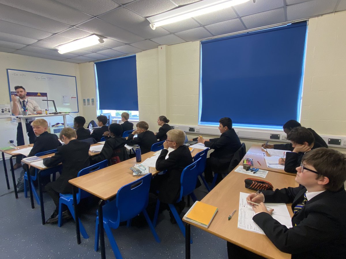 LincolnCastleAc's tweet image. We also have some live modelling of answers happening in Mr Velor’s Maths class. #QualityFirstTeaching