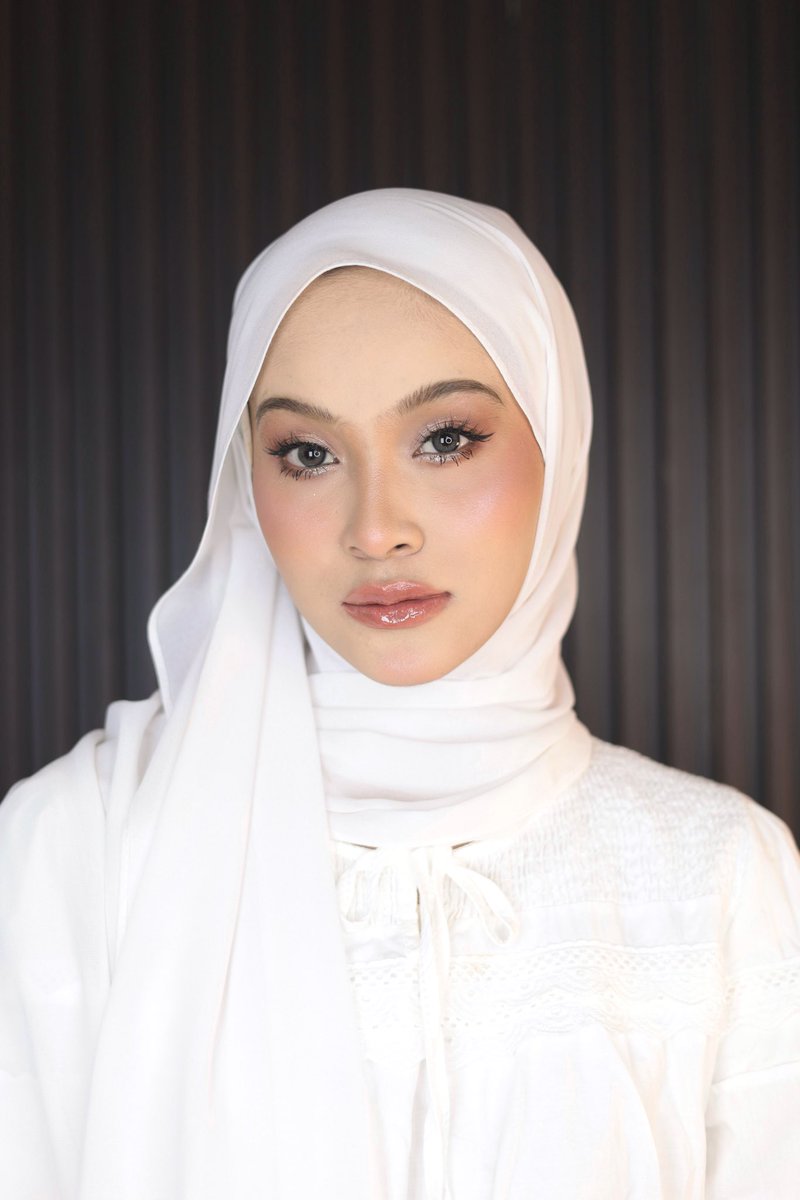 nneadyy's tweet photo. Hi korang! Ada yang tengah cari makeup budget area KL/SELANGOR tak? kita ada open makeup service tau! Harga starting RM100 je! no worries kita dah start makeup orang since 2020 cuma tak open to public je😂 

yang tengah cari makeup budget boleh contact kita oky🫶🏻

Link kat bwh🔽 https://t.co/4tOVsuBjIM