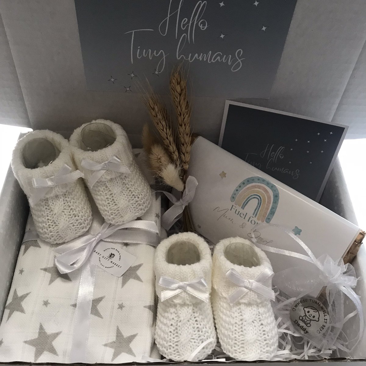 Twin gift- Twin baby shower gift- Twin gifts 🤍🤍👶🏻👶🏻 babygiftmarket.etsy.com/listing/149707… #CraftBizParty #EarlyBiz #etsyfavorites #shopindie